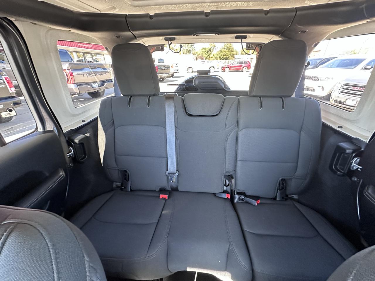 Jeep Wrangler Unlimited Sahara 2021