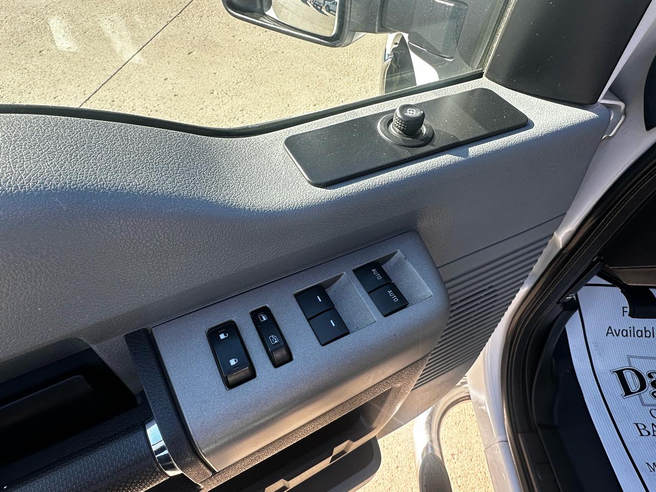 Ford F-250 SD XLT Crew Cab 4WD 2016