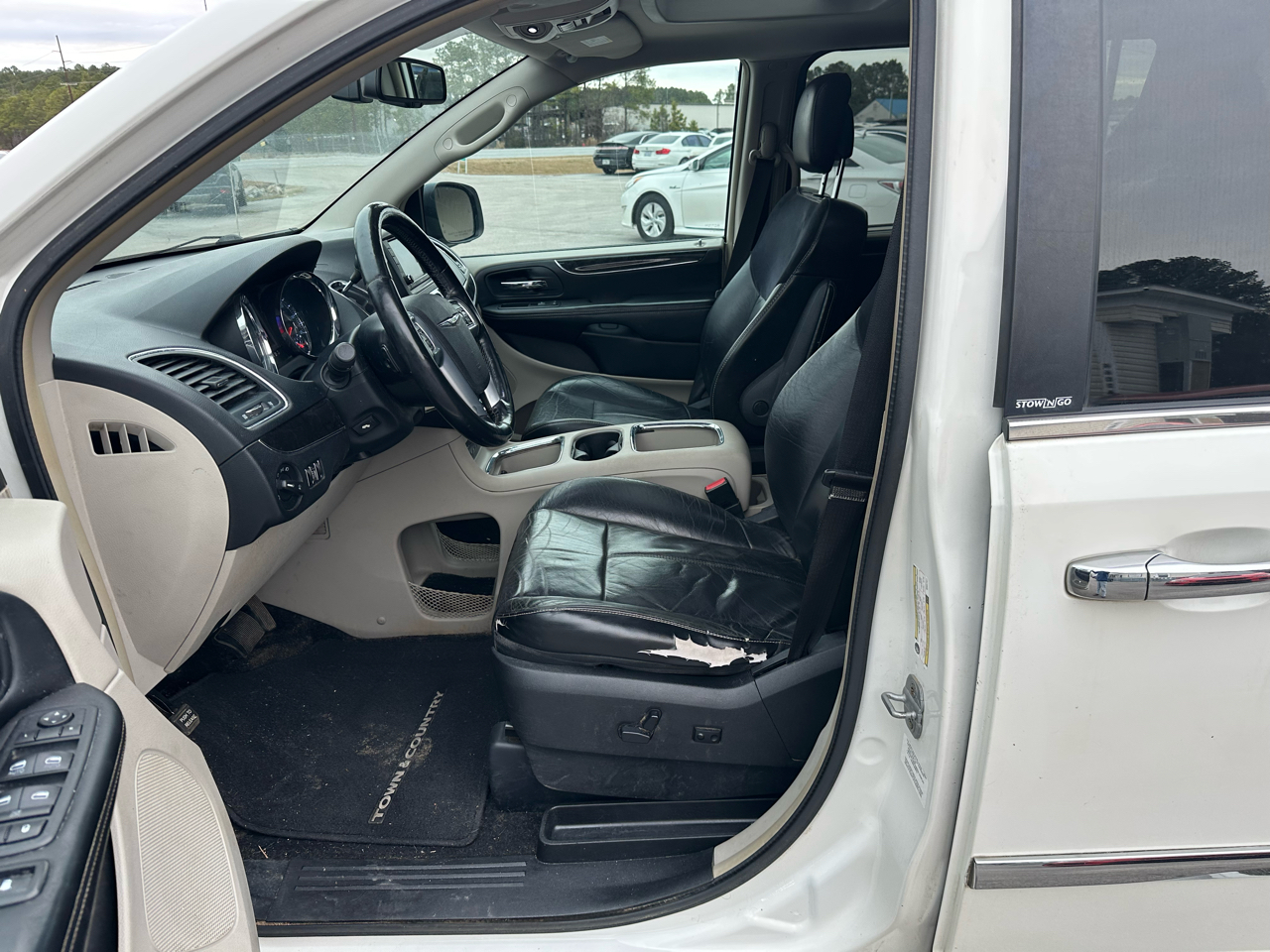 Chrysler Town & Country Limited 2011