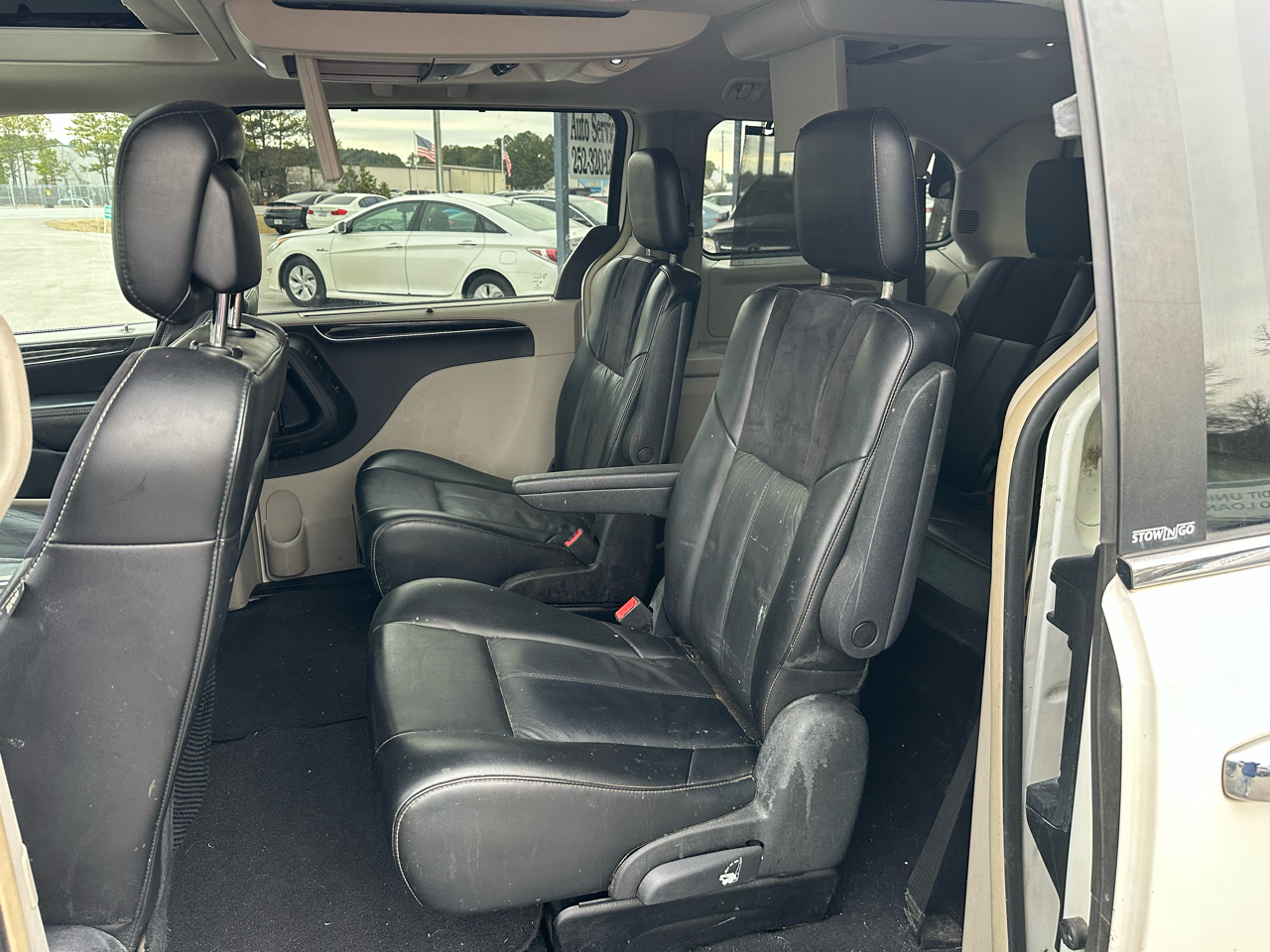 Chrysler Town & Country Limited 2011