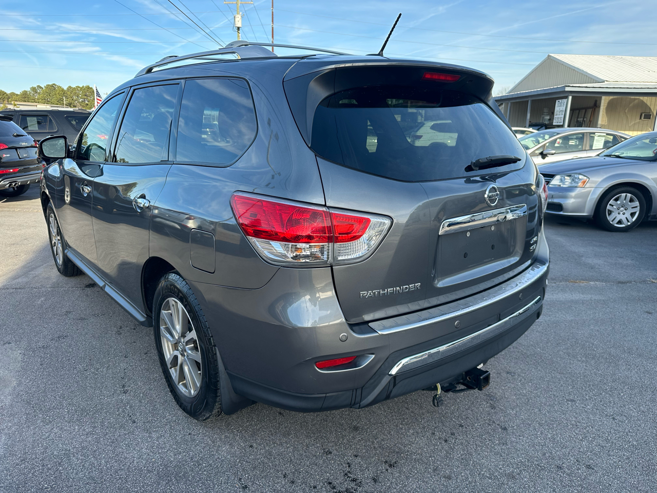 Nissan Pathfinder SV 4WD 2015