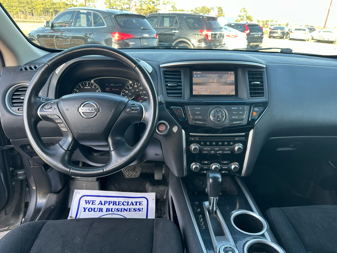 Nissan Pathfinder SV 4WD 2015