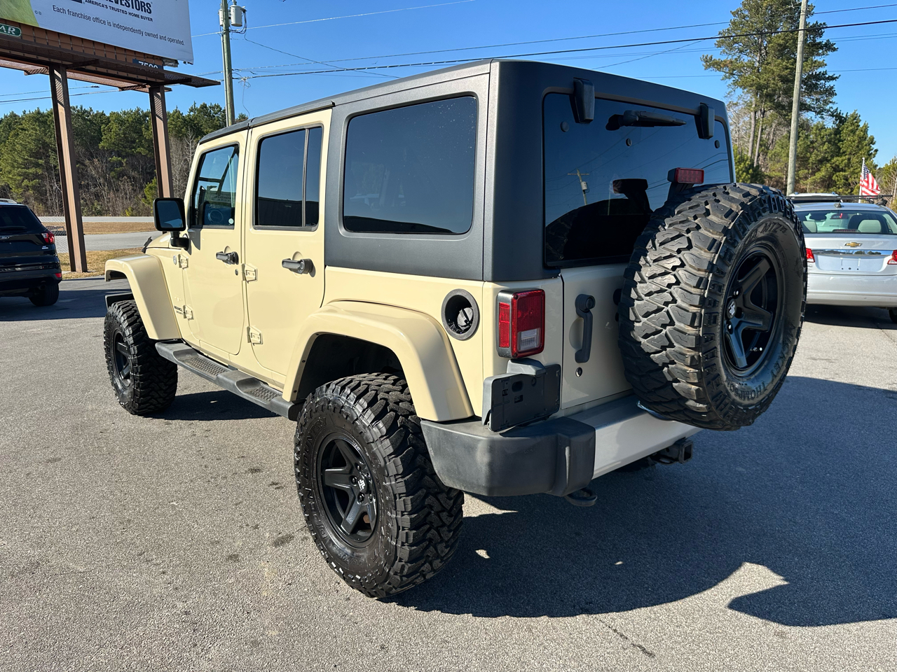 Jeep Wrangler Unlimited Sahara 4WD 2011