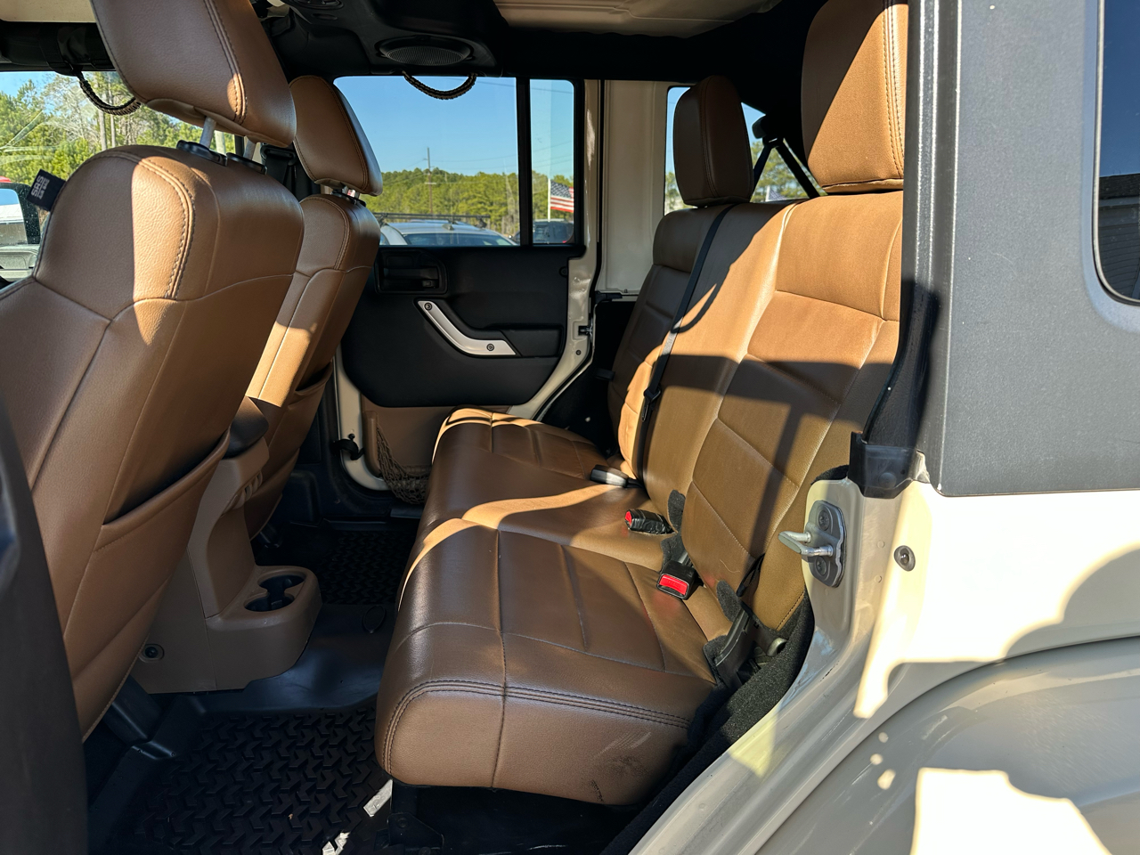 Jeep Wrangler Unlimited Sahara 4WD 2011