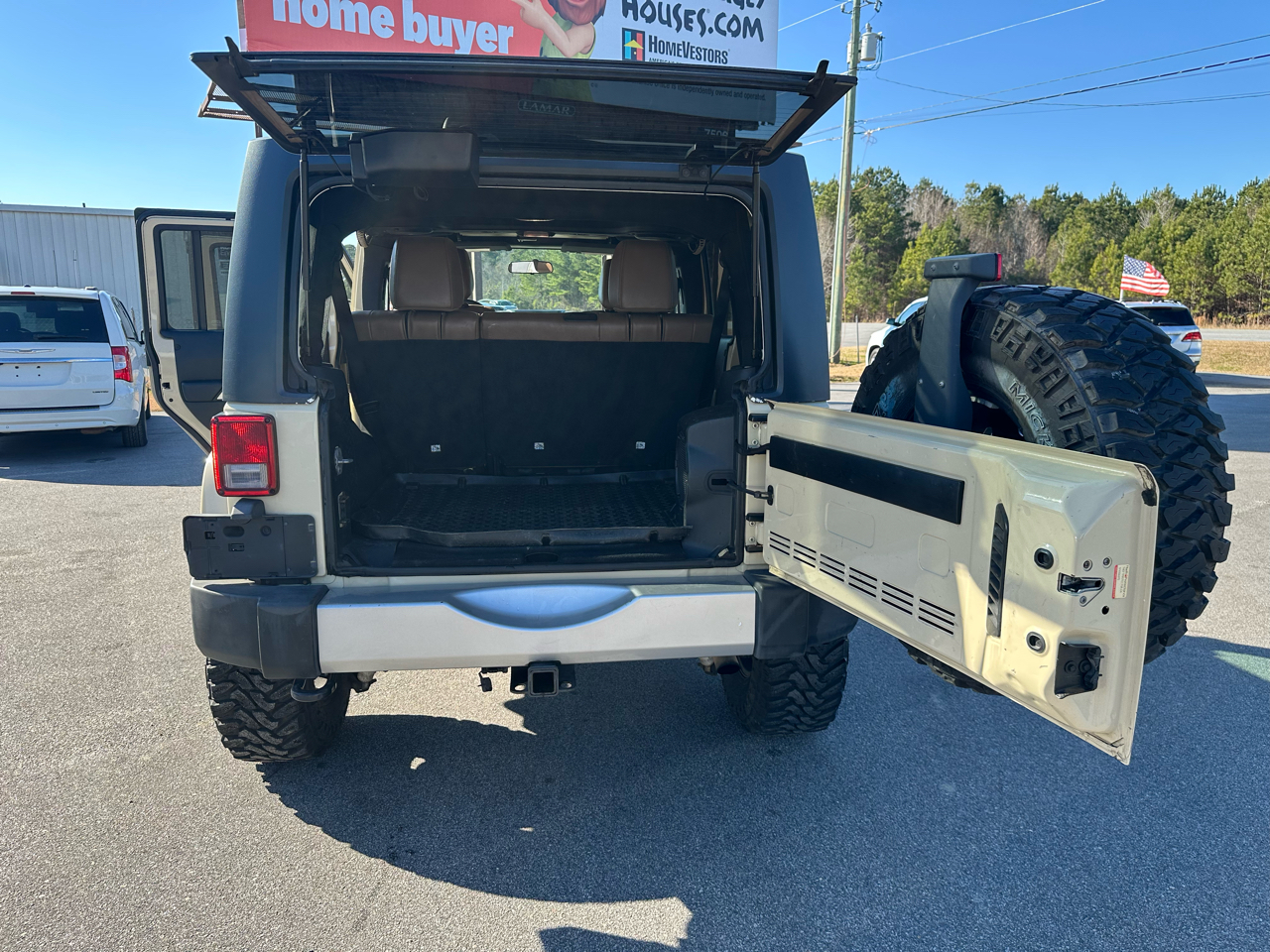 Jeep Wrangler Unlimited Sahara 4WD 2011