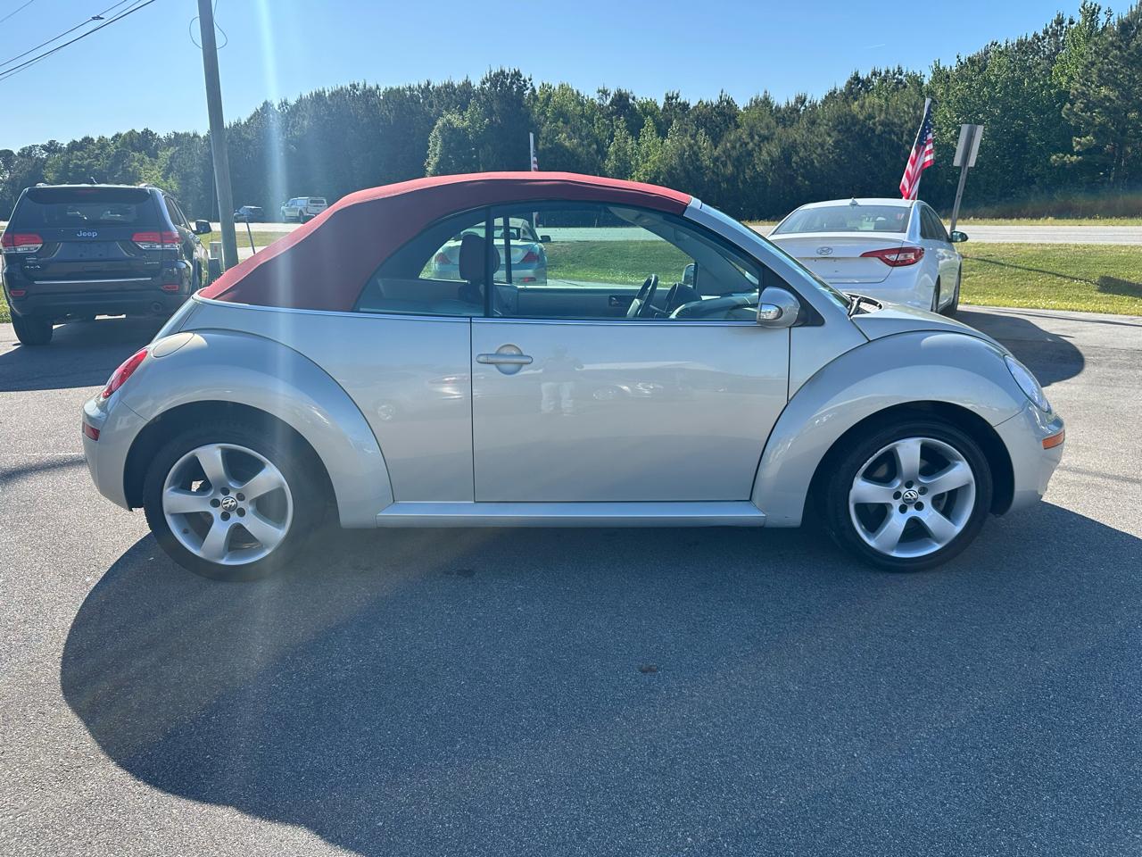 Volkswagen New Beetle S Convertible 2009