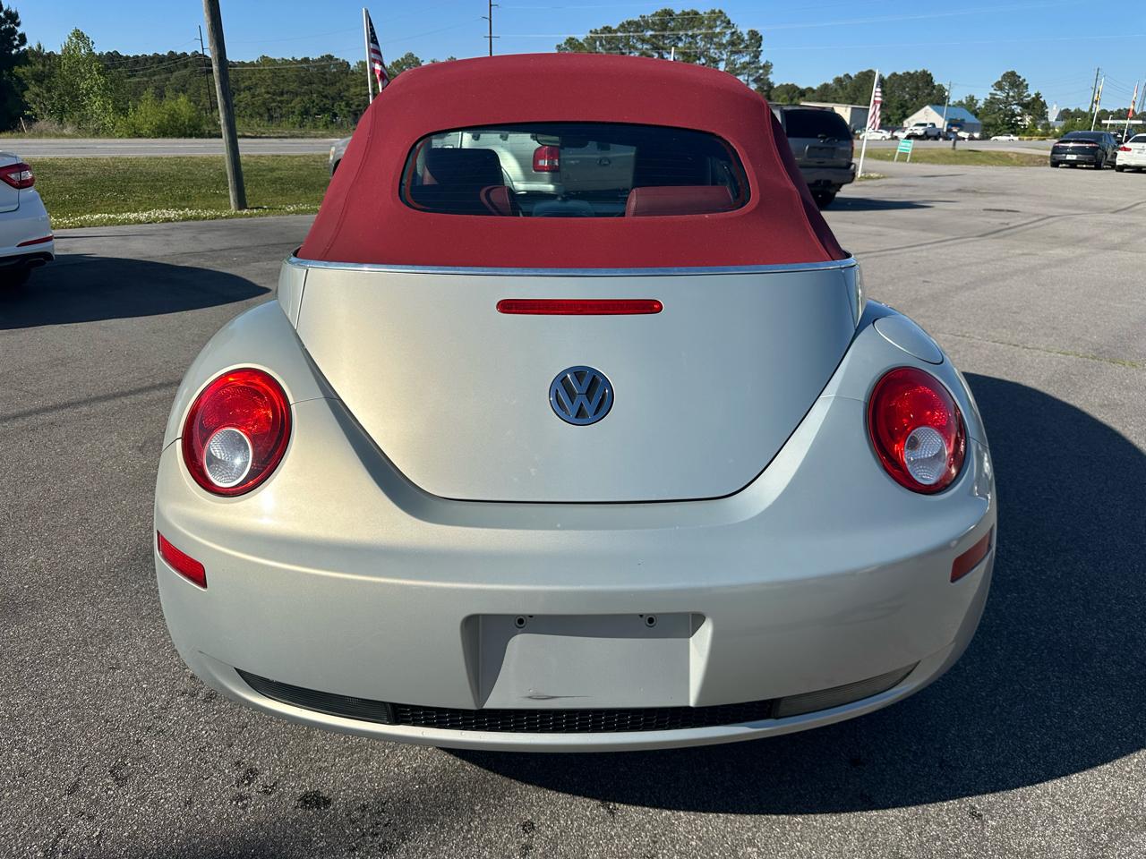 Volkswagen New Beetle S Convertible 2009