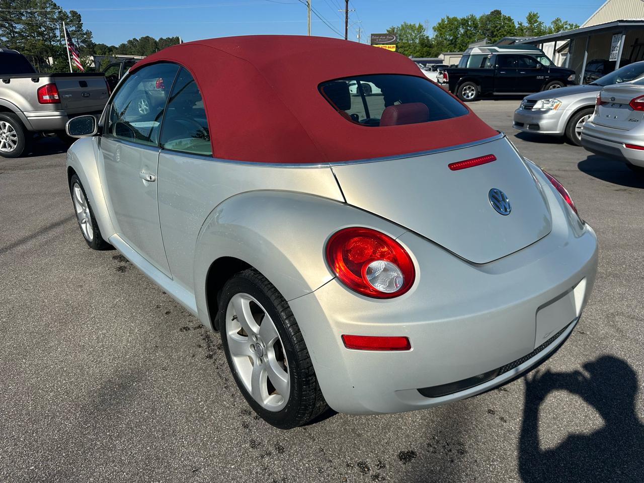 Volkswagen New Beetle S Convertible 2009