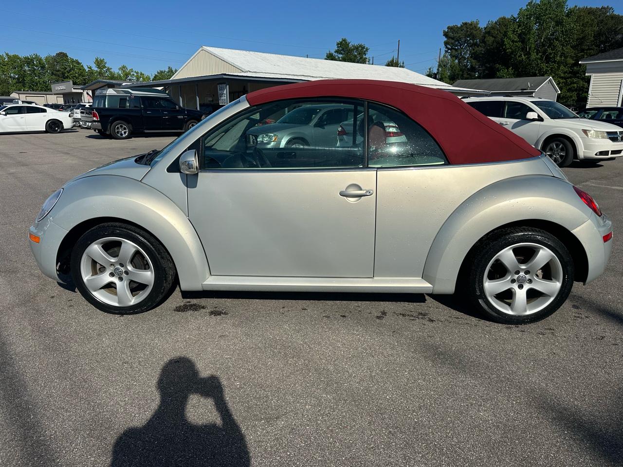 Volkswagen New Beetle S Convertible 2009