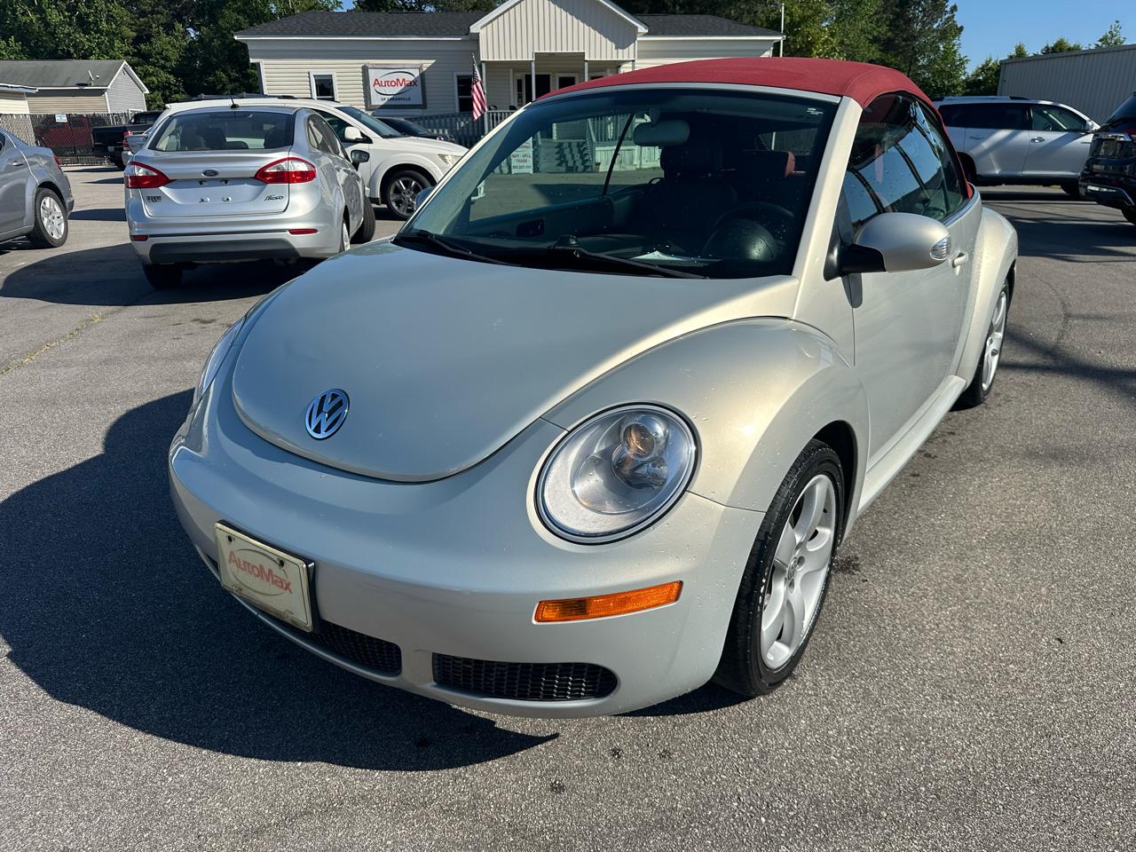 Volkswagen New Beetle S Convertible 2009