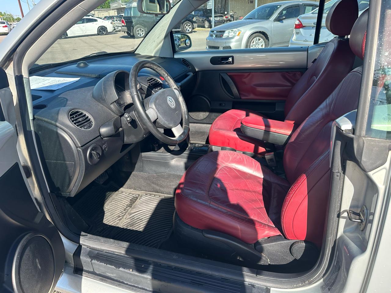 Volkswagen New Beetle S Convertible 2009
