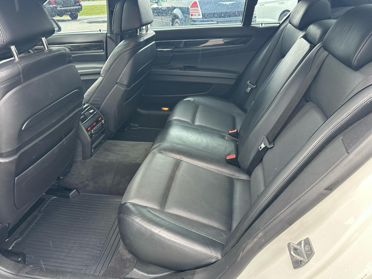 BMW 7-Series 750Li 2014