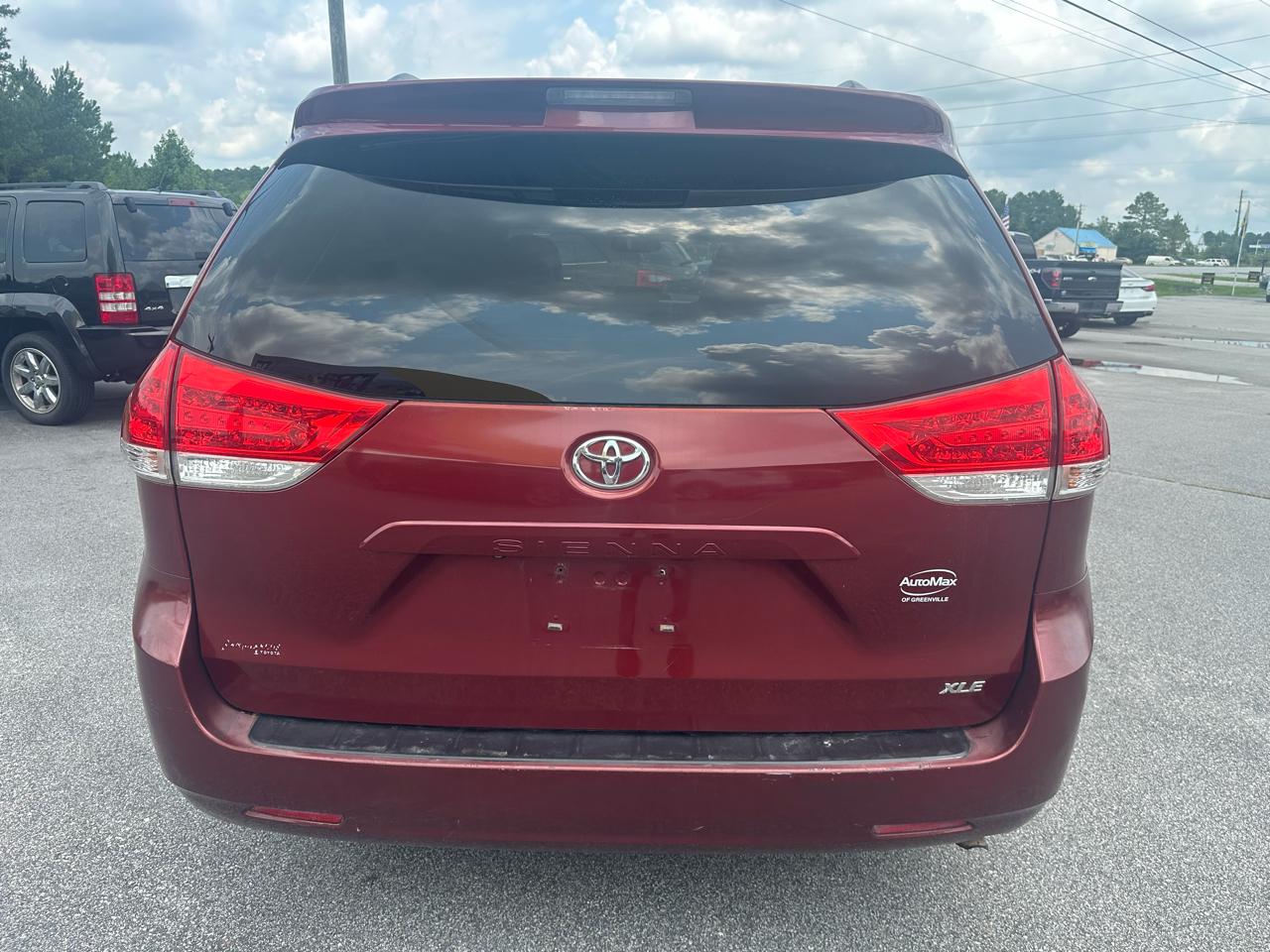 Toyota Sienna XLE FWD 8-Passenger V6 2013