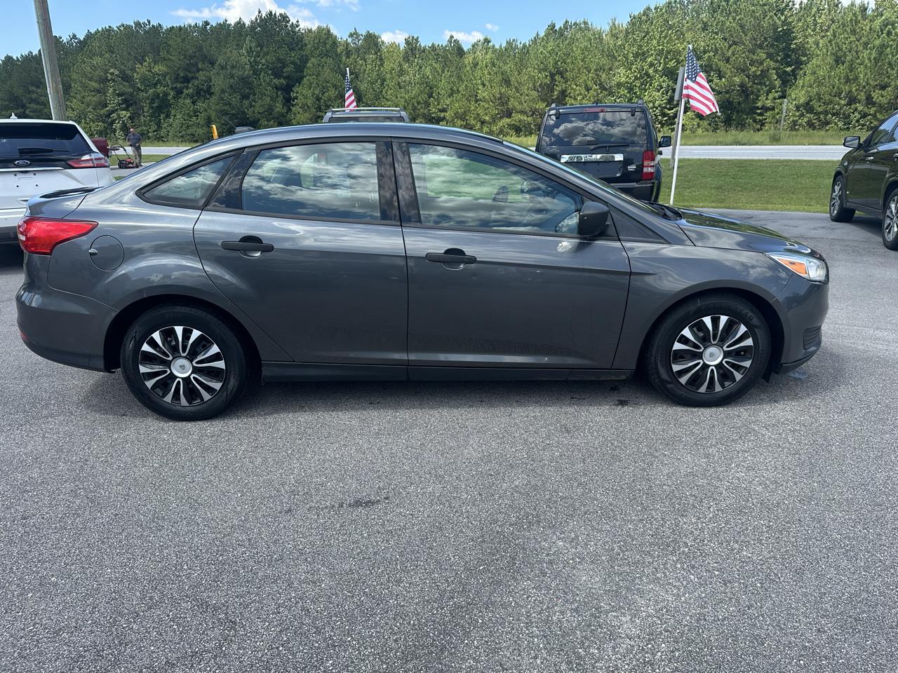 Ford Focus S Sedan 2017