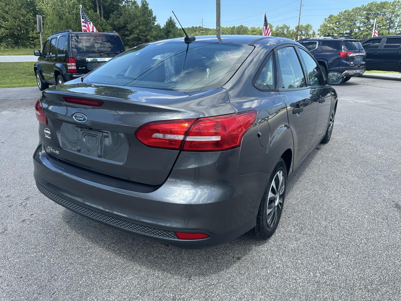 Ford Focus S Sedan 2017