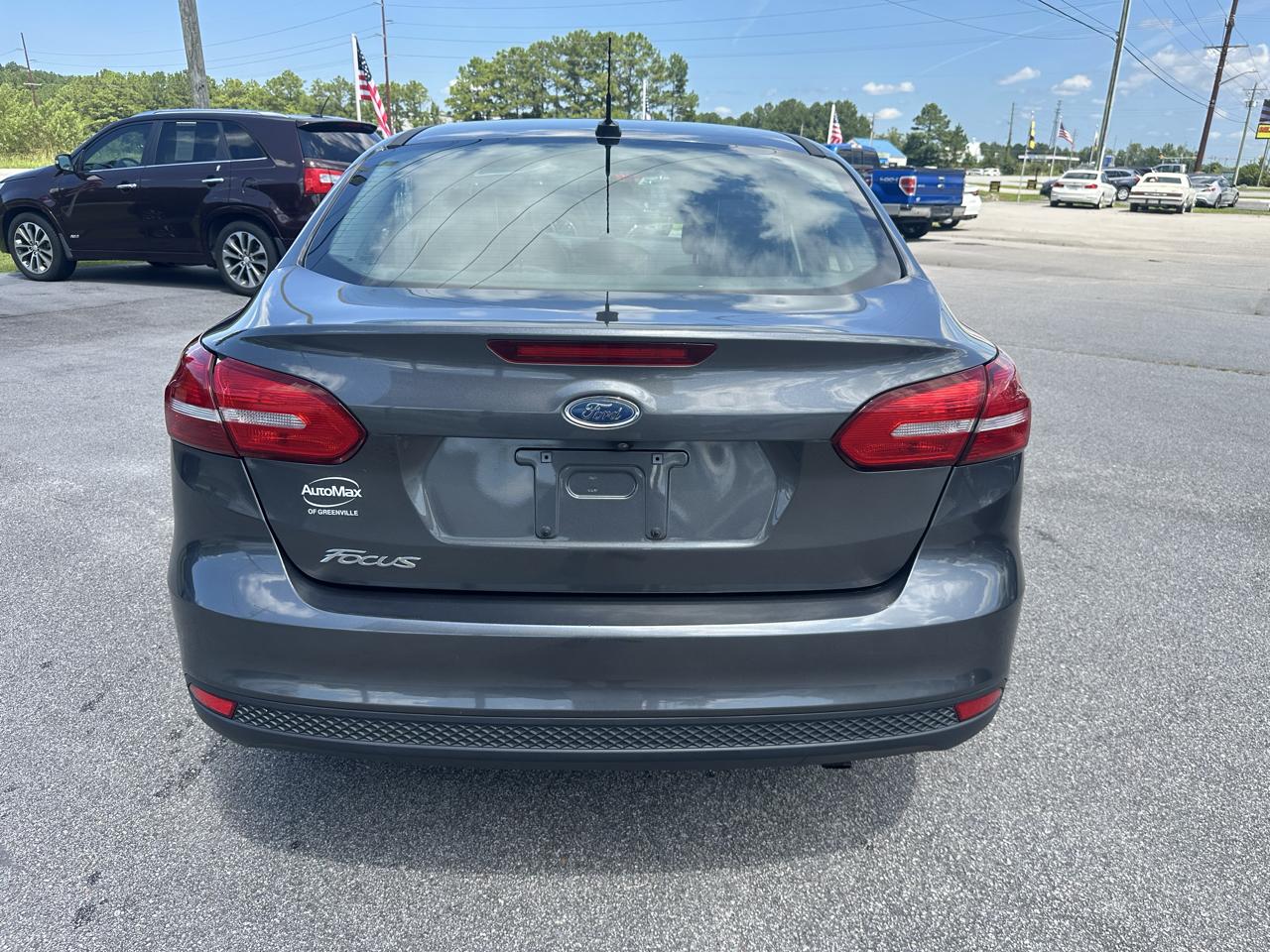 Ford Focus S Sedan 2017