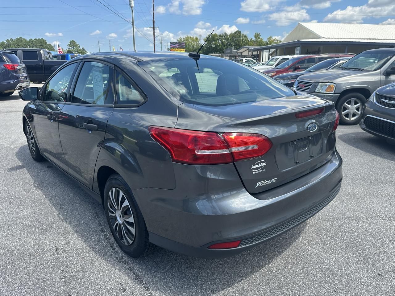 Ford Focus S Sedan 2017