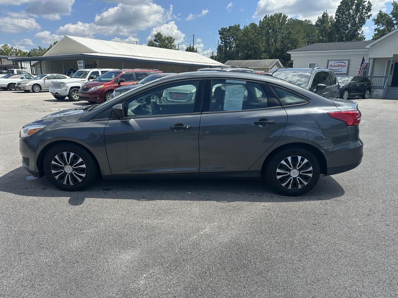 Ford Focus S Sedan 2017