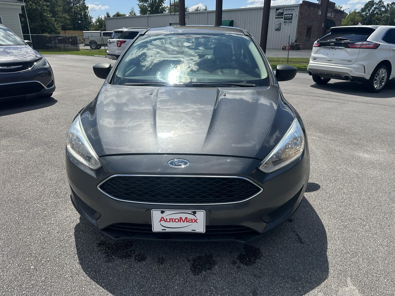 Ford Focus S Sedan 2017