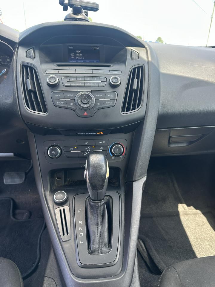 Ford Focus S Sedan 2017