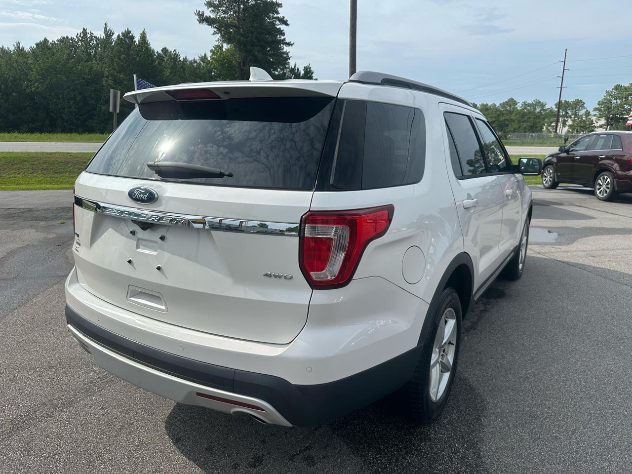 Ford Explorer XLT 4WD 2016