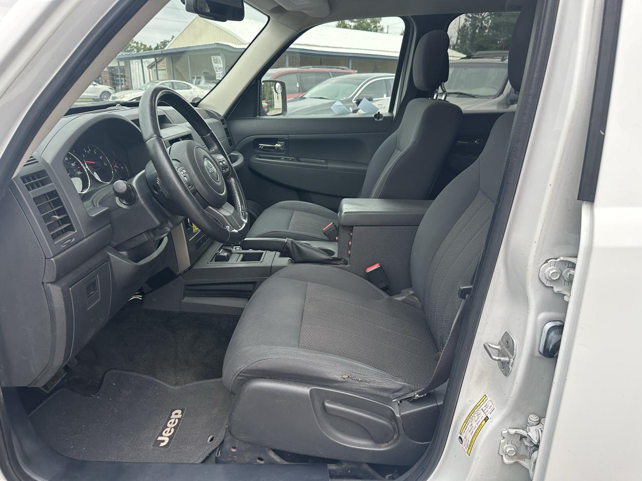Jeep Liberty Sport 4WD 2012