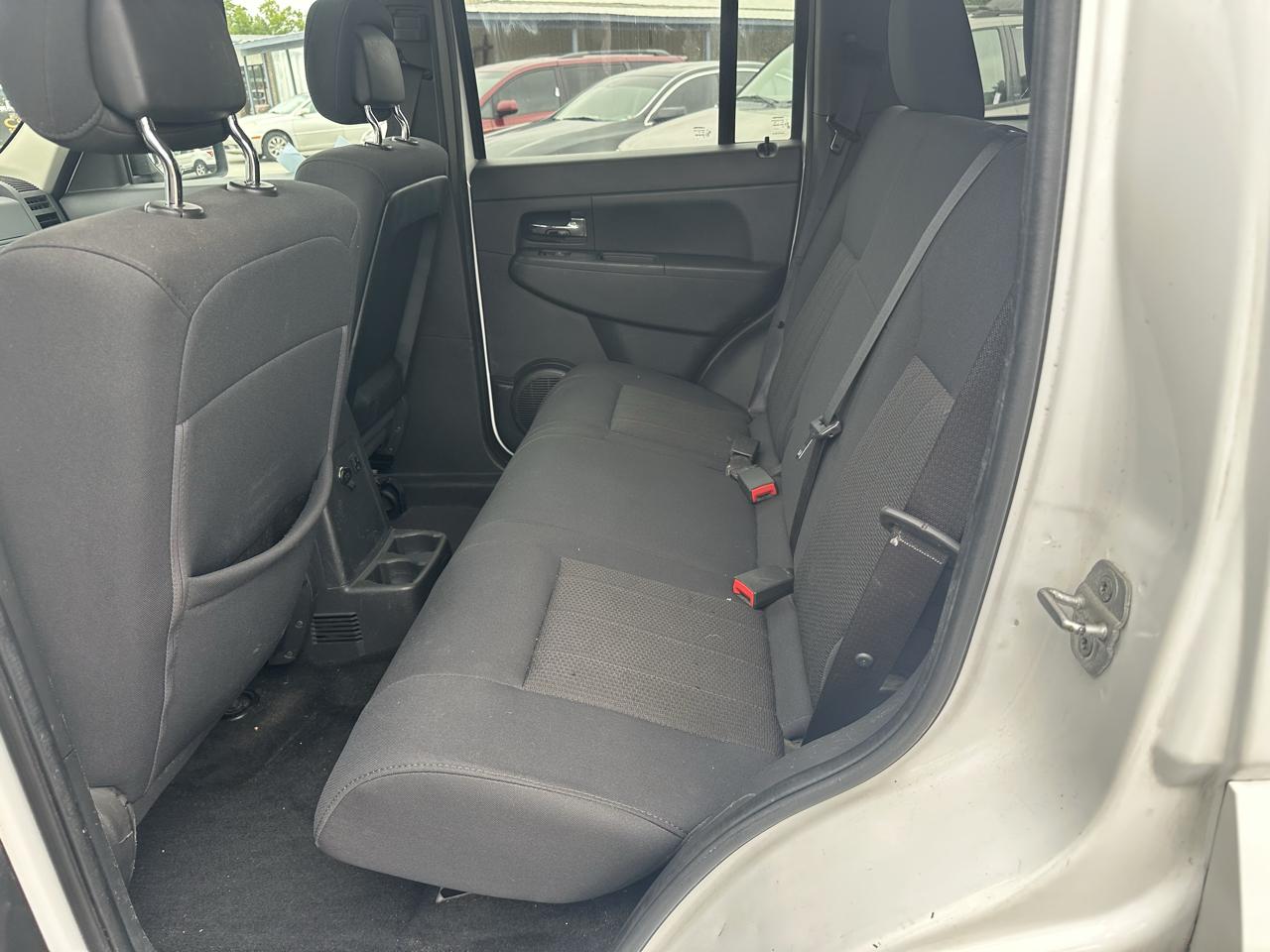 Jeep Liberty Sport 4WD 2012