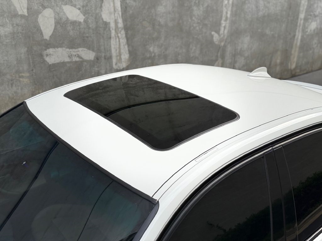 BMW M3 Sedan 2011