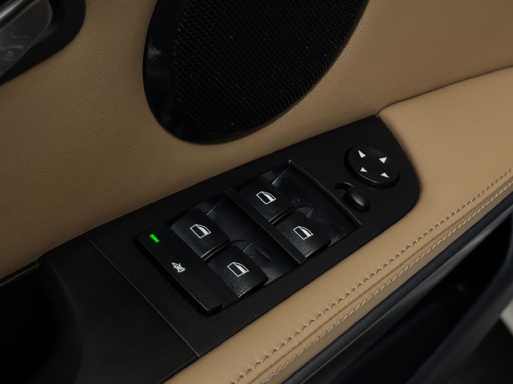 BMW M3 Sedan 2011