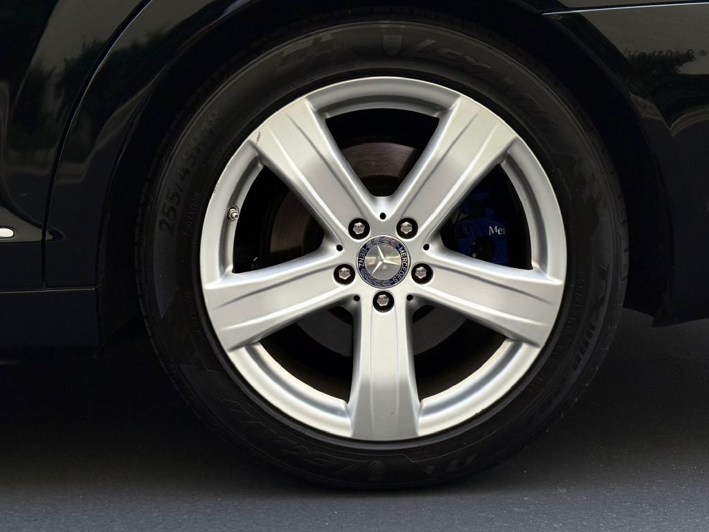 Mercedes-Benz S-Class S550 2012