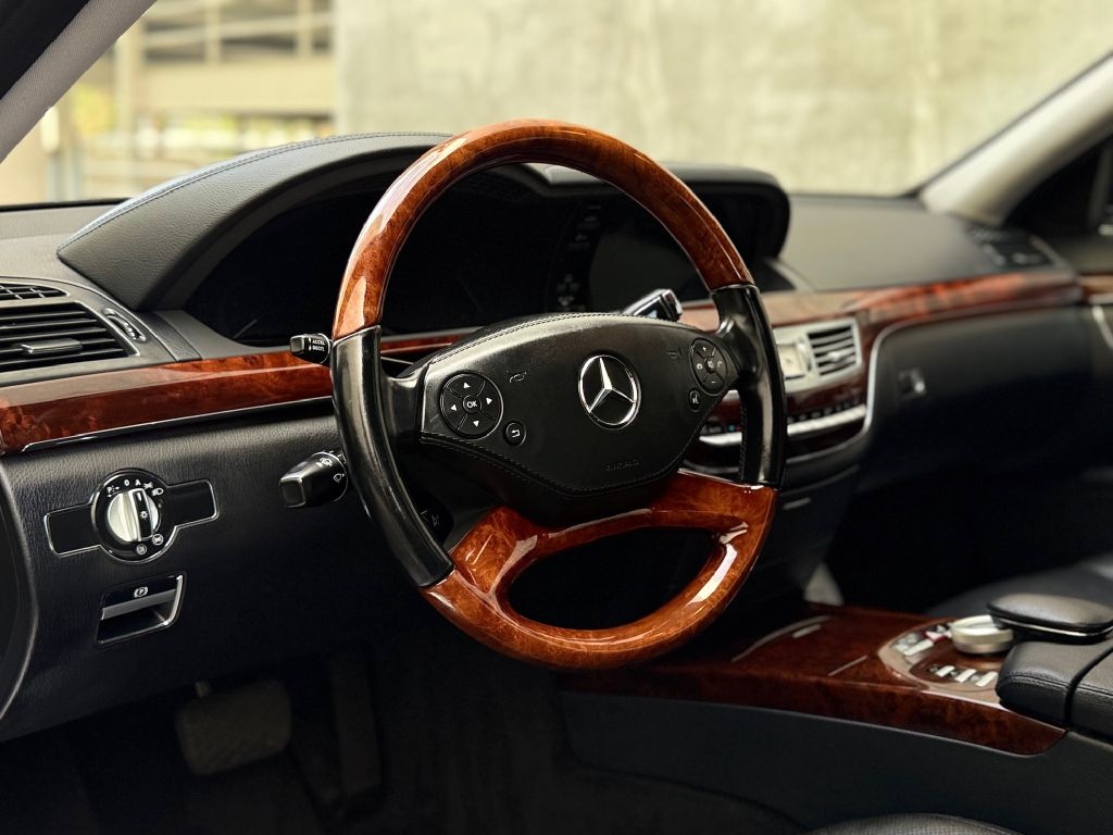 Mercedes-Benz S-Class S550 2012