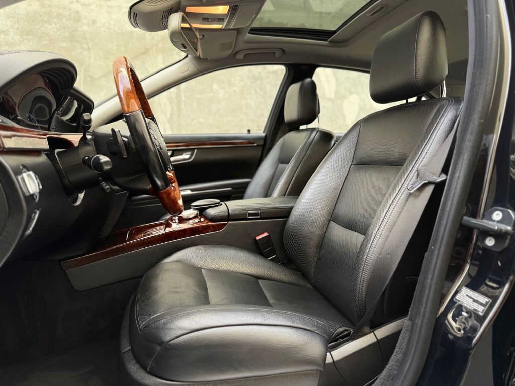 Mercedes-Benz S-Class S550 2012