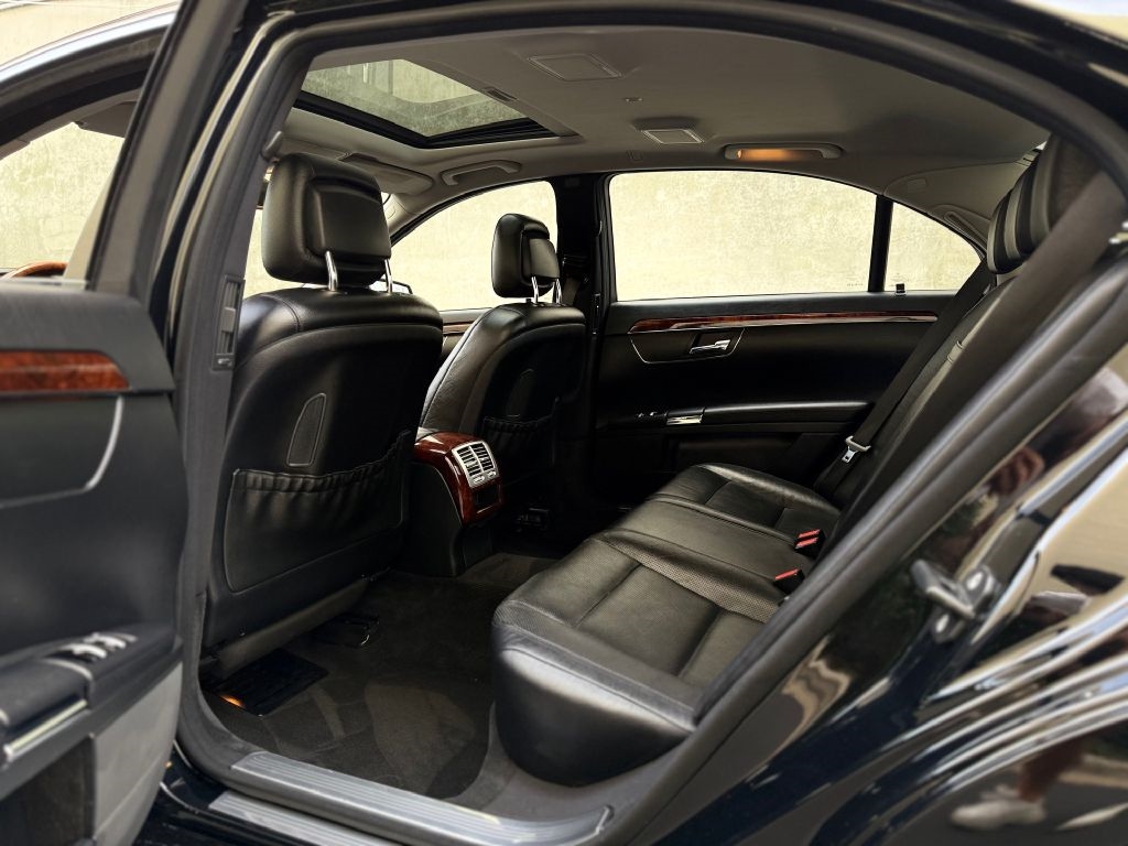 Mercedes-Benz S-Class S550 2012