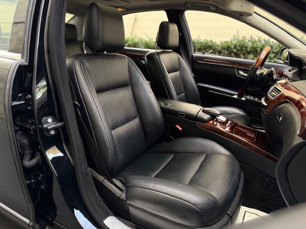 Mercedes-Benz S-Class S550 2012