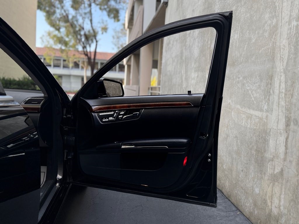 Mercedes-Benz S-Class S550 2012