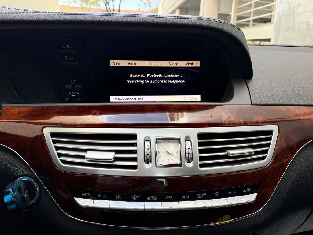 Mercedes-Benz S-Class S550 2012