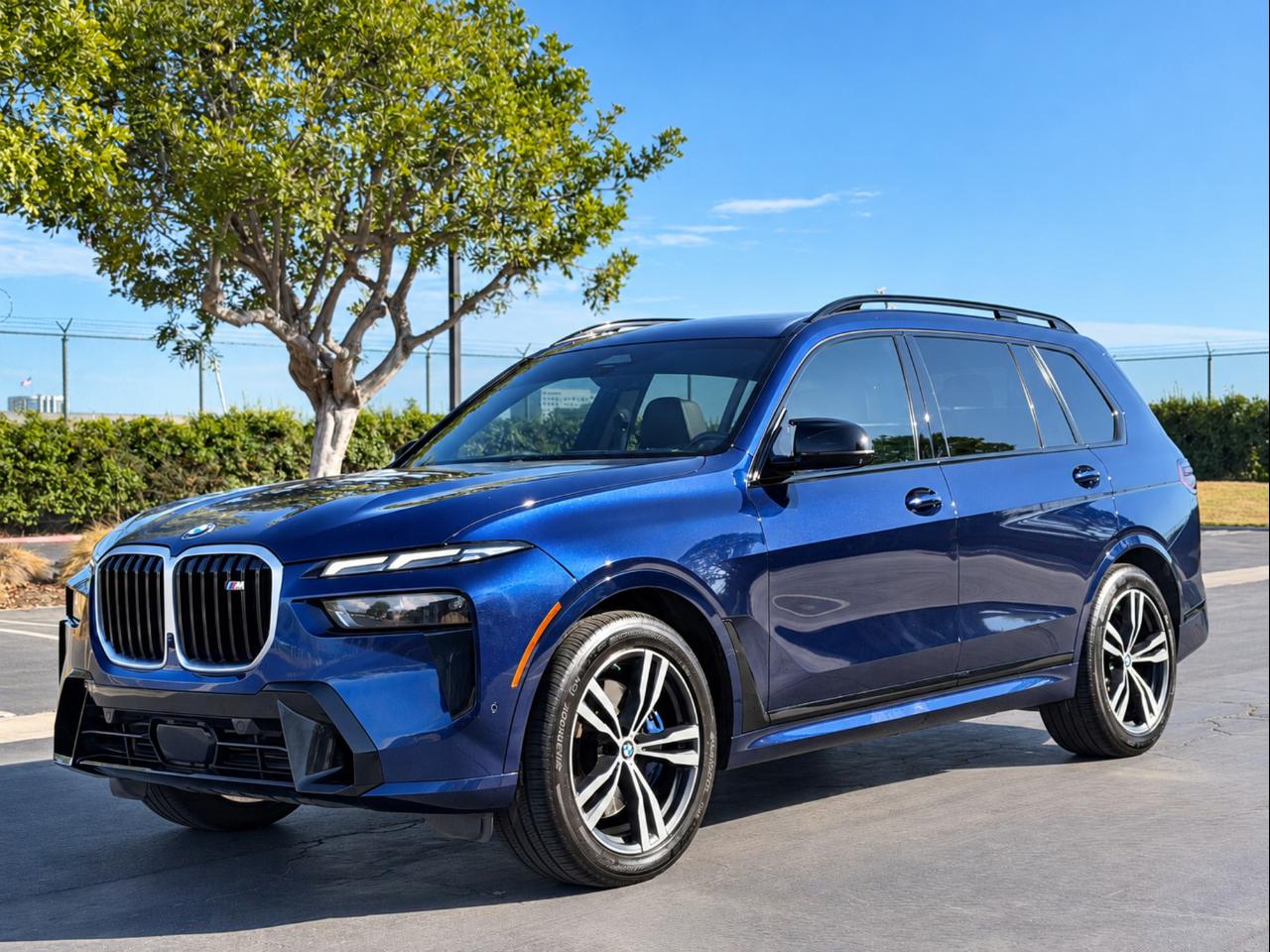 2023 BMW X7 M60i