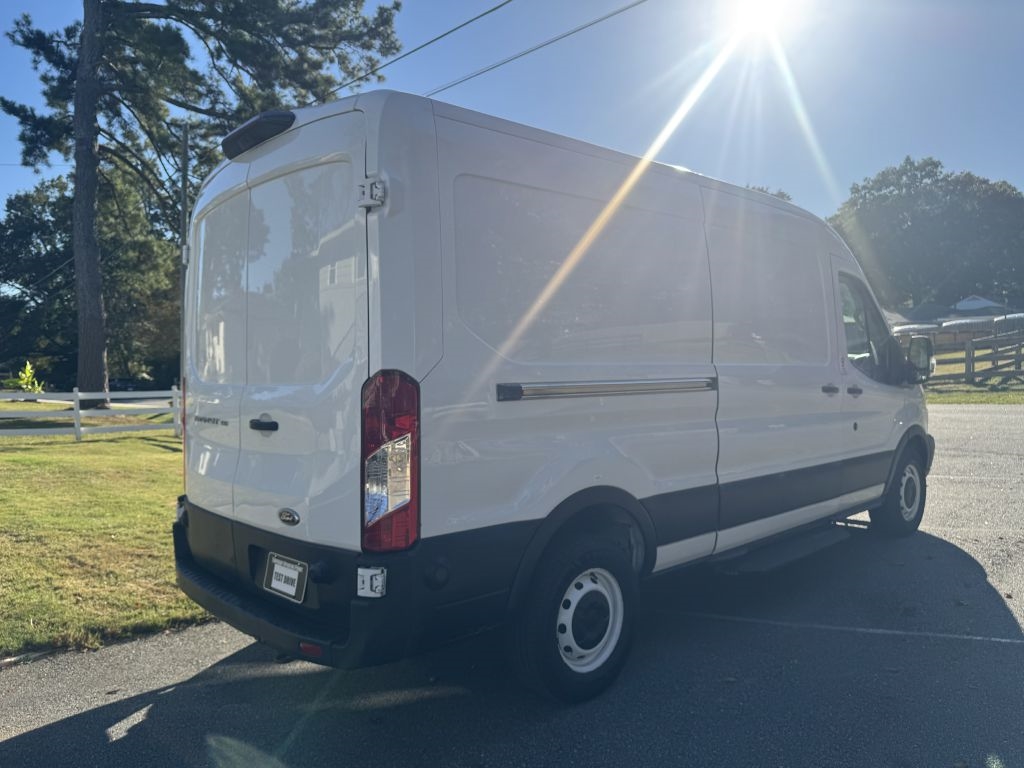 Ford Transit 150 Van Med. Roof w/Sliding Pass. 148-in. WB 2019