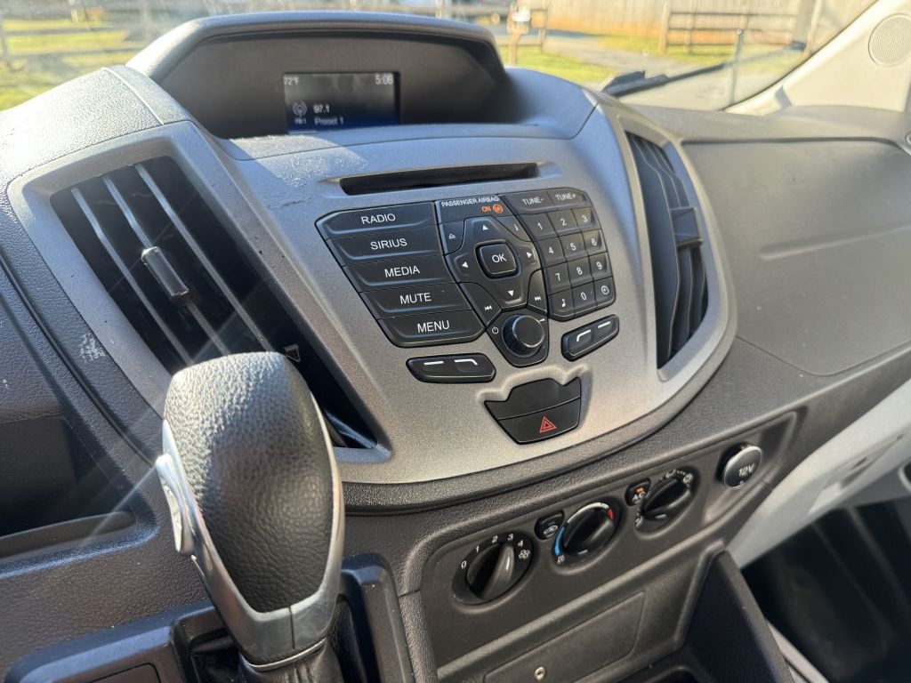 Ford Transit 150 Van Med. Roof w/Sliding Pass. 148-in. WB 2019