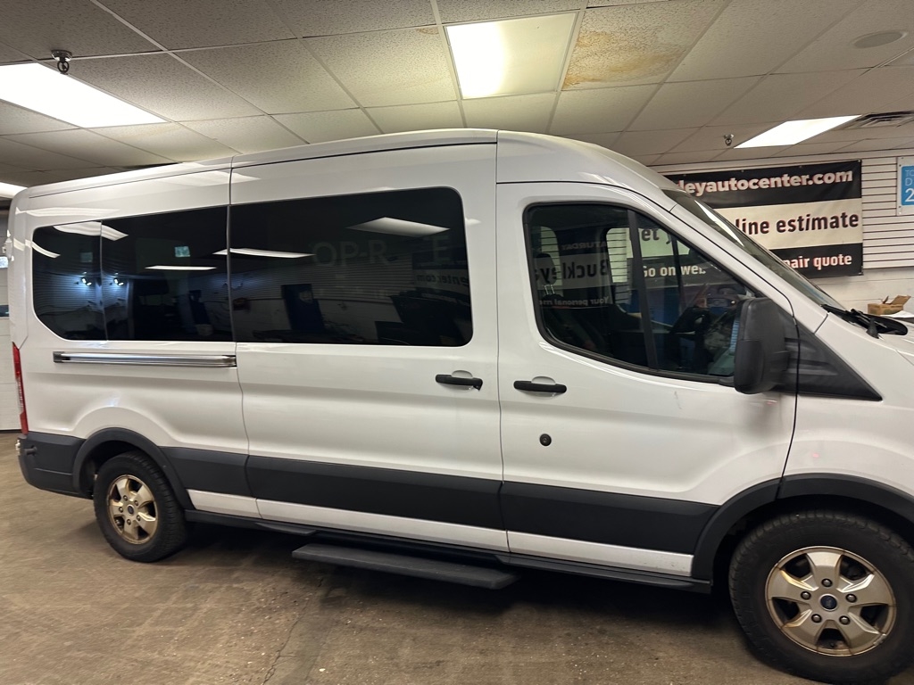 Ford Transit 350 Wagon Med. Roof XL w/Sliding Pass. 148-in. WB 2019