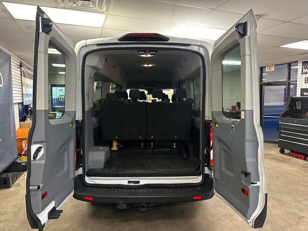 Ford Transit 350 Wagon Med. Roof XL w/Sliding Pass. 148-in. WB 2019