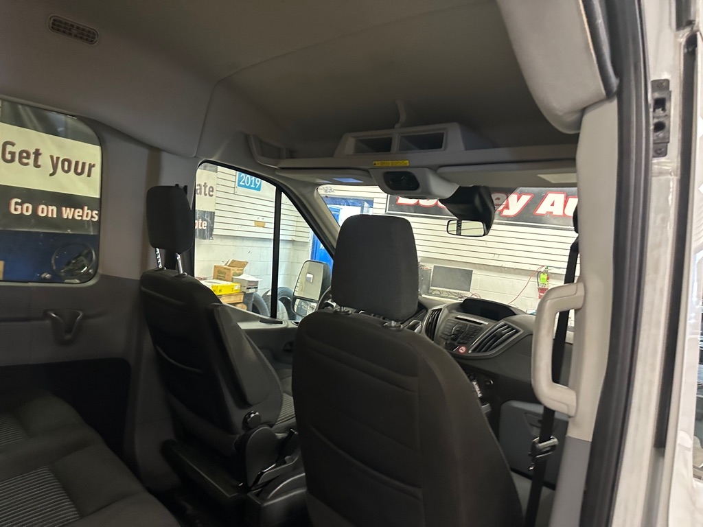 Ford Transit 350 Wagon Med. Roof XL w/Sliding Pass. 148-in. WB 2019