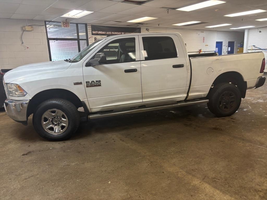 RAM 2500 Tradesman Crew Cab SWB 4WD 2017