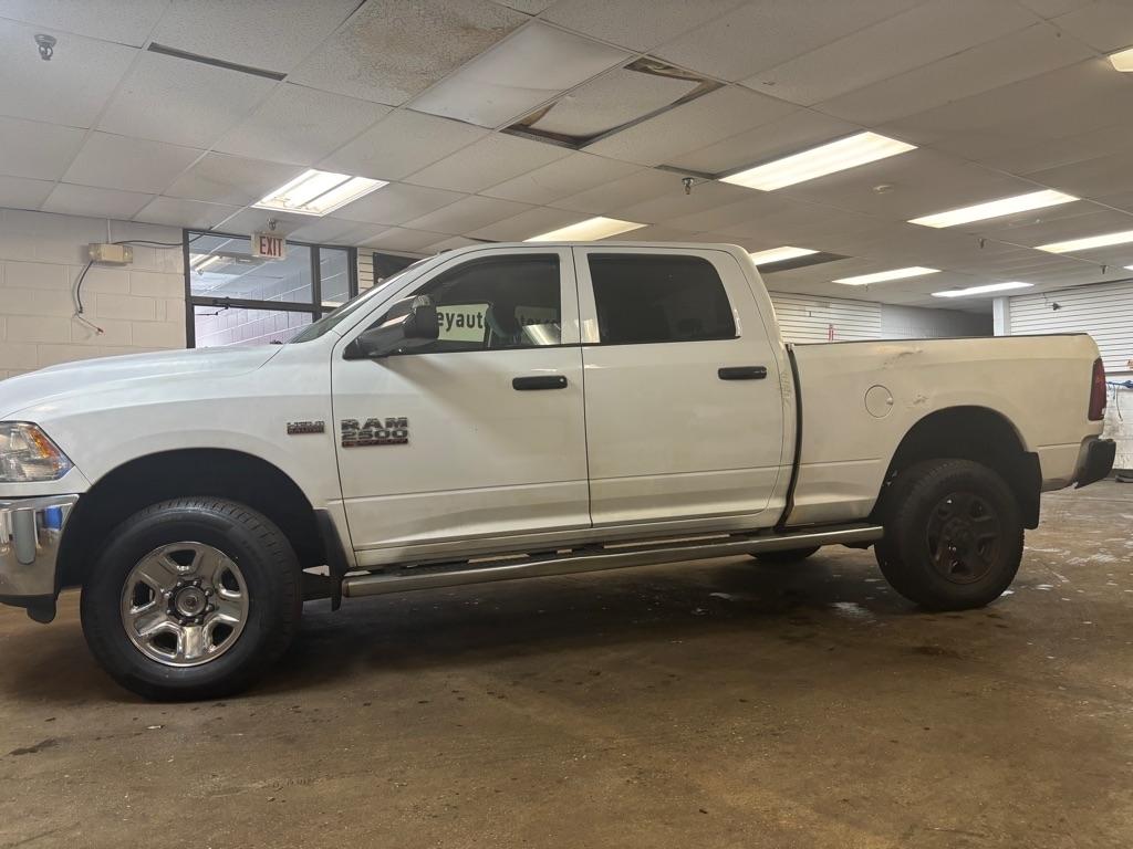 RAM 2500 Tradesman Crew Cab SWB 4WD 2017
