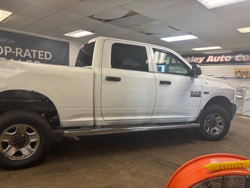 RAM 2500 Tradesman Crew Cab SWB 4WD 2017