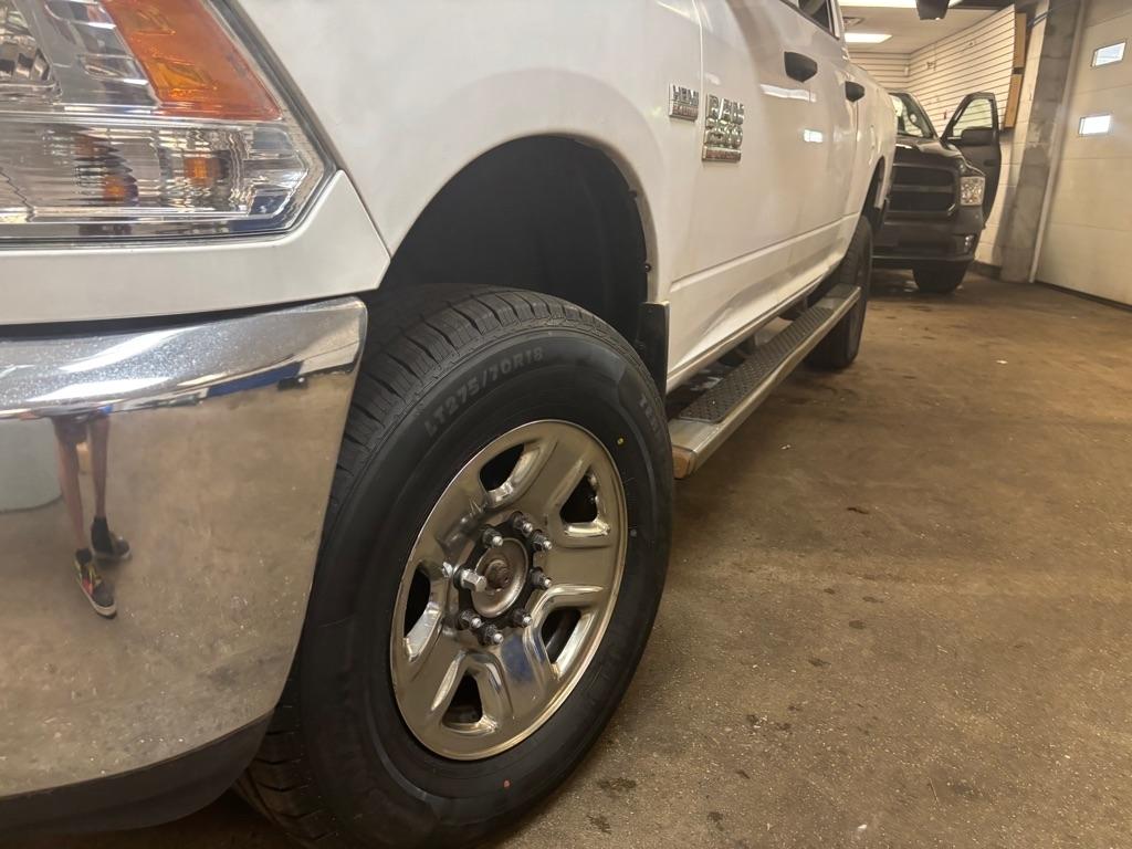 RAM 2500 Tradesman Crew Cab SWB 4WD 2017