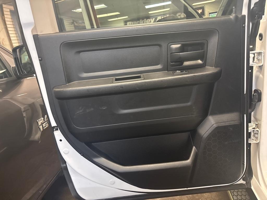 RAM 2500 Tradesman Crew Cab SWB 4WD 2017