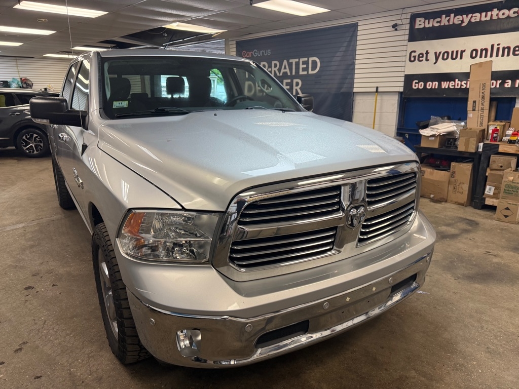 2017 RAM 1500 SLT Crew Cab SWB 4WD