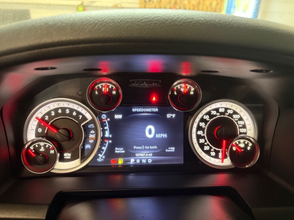 RAM 1500 SLT Crew Cab SWB 4WD 2017 RAM 1500 SLT Crew Cab SWB 4WD 2017