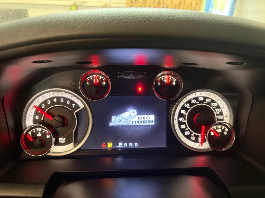 RAM 1500 SLT Crew Cab SWB 4WD 2017 RAM 1500 SLT Crew Cab SWB 4WD 2017